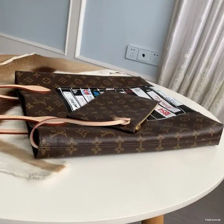 Fashionrepsfam ru 19B57B0104 LV Bags 0610
